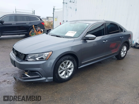 2017 Volkswagen Passat S z VIN 1VWAT7A3XHC071775, wystawiony jako IAAI lot #41775028 z przebiegiem 58 945 mil mil oraz . Historia ofert i sprzedaży dostępna na DreamBid. Obrazek 18.