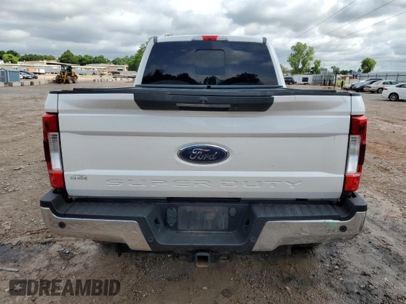 2017 Ford F-250 Lariat z VIN 1FT7W2BT2HEC77098, wystawiony jako Copart lot #57896595 z przebiegiem 142 254 mil mil oraz Szkoda całkowita • Salvage title. Historia ofert i sprzedaży dostępna na DreamBid. Obrazek 6.