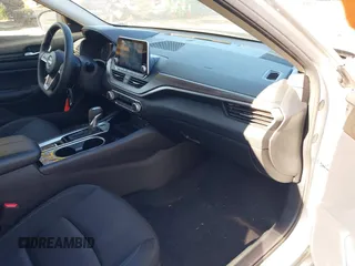 2024 Nissan Altima SV z VIN 1N4BL4DW1RN359417, wystawiony jako IAAI lot #42303579 z przebiegiem 35 512 mil mil oraz . Historia ofert i sprzedaży dostępna na DreamBid. Obrazek 5.