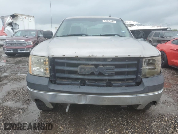 2007 GMC Sierra 1500 Work Truck with VIN 1GTEC14C67Z583865, listed as a Copart auction lot 54379175 with 283,321 mi miles and Clean title. Bid and sale history available at DreamBid. Image 5.