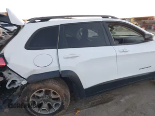 2021 Jeep Cherokee Trailhawk with VIN 1C4PJMBX4MD153086, listed as a IAAI auction lot 41132030 with 56,367 mi miles and . Bid and sale history available at DreamBid. Image 18.