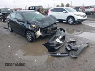 2017 Hyundai Accent SE z VIN KMHCT4AE4HU357686, wystawiony jako IAAI lot #41066282 z przebiegiem 142 875 mil mil oraz . Historia ofert i sprzedaży dostępna na DreamBid. Obrazek 1.