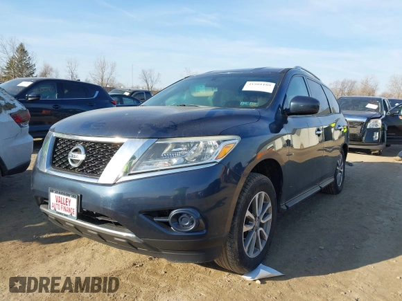 2014 Nissan Pathfinder SV with VIN 5N1AR2MM3EC674423, listed as a IAAI auction lot 41801189 with 184,156 mi miles. Bid and sale history available at carsss.com. Image 17.