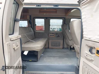 2003 Chevrolet Express Cargo YF7 Upfitter z VIN 1GBFG15T631192686, wystawiony jako IAAI lot #42097135 z przebiegiem 124 227 mil mil oraz . Historia ofert i sprzedaży dostępna na DreamBid. Obrazek 8.