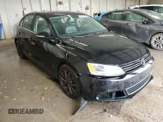 2013 Volkswagen Jetta SE with VIN 3VWDP7AJ1DM443688, listed as a Copart auction lot 55982585 with 137,112 mi miles and Salvage title. Bid and sale history available at DreamBid. Image 4.