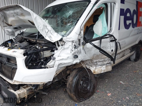 2020 Ford Transit Cargo z VIN 1FTBR1C83LKB20325, wystawiony jako IAAI lot #42316284 z przebiegiem 248 734 mil mil oraz . Historia ofert i sprzedaży dostępna na DreamBid. Obrazek 6.