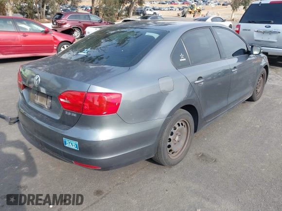 2012 Volkswagen Jetta SE with VIN 3VWDP7AJ8CM330366, listed as a IAAI auction lot 41450611 with 256,079 mi miles and . Bid and sale history available at DreamBid. Image 4.