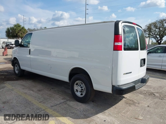 2020 Chevrolet Express Cargo Van with VIN 1GCWGBFP7L1149607, listed as a IAAI auction lot 41519575 with 82,940 mi miles. Bid and sale history available at carsss.com. Image 3.