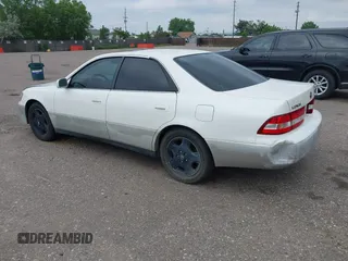 2001 Lexus ES 300 с VIN JT8BF28G210320831, выставлен на аукционе IAAI как лот 42439269 с пробегом 188 643 миль миль и . История ставок и продаж доступна на DreamBid. Изображение 3.