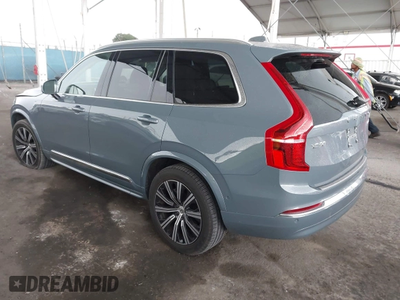 2023 Volvo XC90 Plus z VIN YV4062PN8P1989176, wystawiony jako IAAI lot #41957832 z przebiegiem 27 838 mil mil oraz . Historia ofert i sprzedaży dostępna na DreamBid. Obrazek 3.