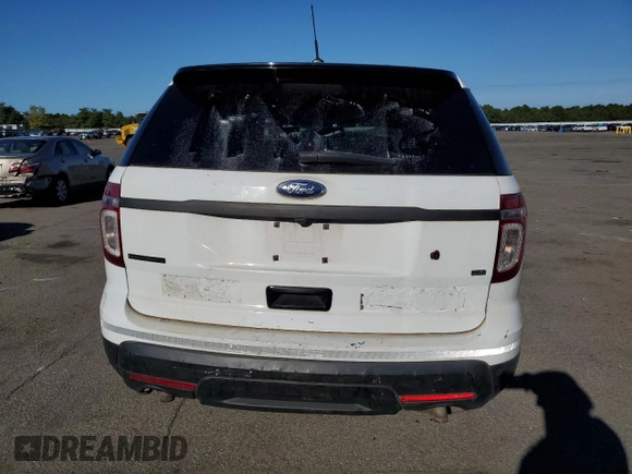 2015 Ford Utility Police Interceptor with VIN 1FM5K8AR9FGB32410, listed as a Copart auction lot 70232994 with 121,748 mi miles and Clean Title. Bid and sale history available at carsss.com. Image 6.