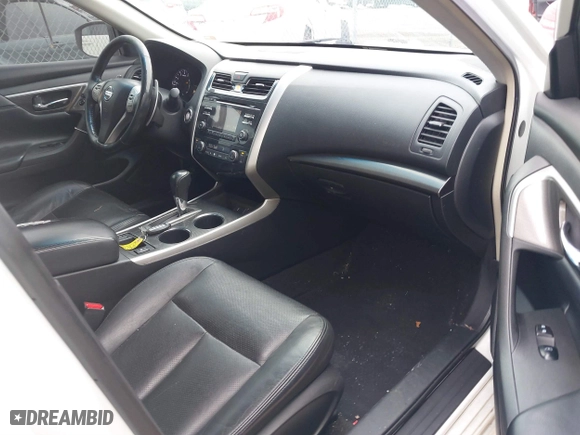 2013 Nissan Altima 3.5 SL with VIN 1N4BL3AP1DC173971, listed as a IAAI auction lot 41330016 with 185,945 mi miles. Bid and sale history available at carsss.com. Image 5.