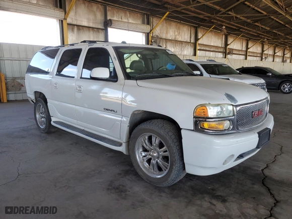 2004 GMC Yukon XL Denali with VIN 1GKFK66U24J161505, listed as a Copart auction lot 45704005 with NaN miles and Salvage Title. Bid and sale history available at carsss.com. Image 4.