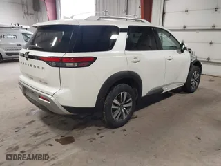 2024 Nissan Pathfinder SL with VIN 5N1DR3CC4RC227181, listed as a IAAI auction lot 41547554 with 6,940 mi miles. Bid and sale history available at carsss.com. Image 4.
