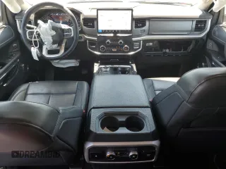 2022 Ford Expedition XLT with VIN 1FMJU1HT7NEA32284, listed as a Copart auction lot 61498915 with 23,510 mi miles and Salvage title. Bid and sale history available at DreamBid. Image 8.