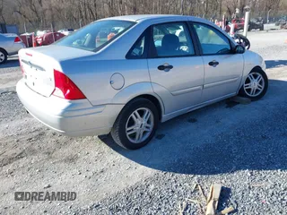 2000 Ford Focus SE with VIN 1FAFP34P2YW247355, listed as a IAAI auction lot 41827683 with 91,285 mi miles and . Bid and sale history available at carsss.com. Image 4.