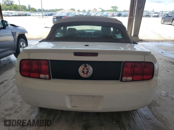 2008 Ford Mustang Deluxe с VIN 1ZVHT84N285127603, выставлен на аукционе Copart как лот 61134925 с пробегом Не указан миль и Чистый • Clean title. История ставок и продаж доступна на DreamBid. Изображение 6.