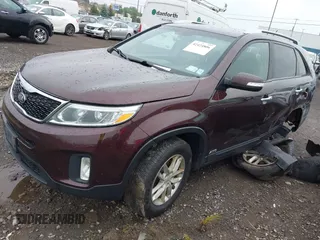 2015 Kia Sorento LX with VIN 5XYKTCA63FG585728, listed as a IAAI auction lot 42424806 with 191,894 mi miles and . Bid and sale history available at DreamBid. Image 18.