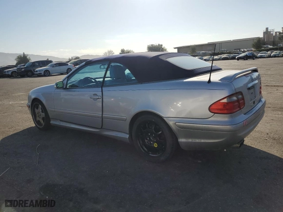 2000 Mercedes-Benz CLK-Class with VIN WDBLK70G5YT048535, listed as a Copart auction lot 72619944 with 60,971 mi miles and Clean Title. Bid and sale history available at carsss.com. Image 2.