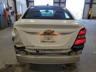 2018 Chevrolet Sonic LT z VIN 1G1JD5SH3J4107121, wystawiony jako Copart lot #46814415 z przebiegiem 96 136 mil mil oraz Szkoda całkowita • Salvage title. Historia ofert i sprzedaży dostępna na DreamBid. Obrazek 6.