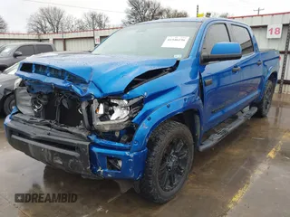 2018 Toyota Tundra SR5 z VIN 5TFDW5F16JX752629, wystawiony jako IAAI lot #41546196 z przebiegiem 105 247 mil mil oraz . Historia ofert i sprzedaży dostępna na DreamBid. Obrazek 20.