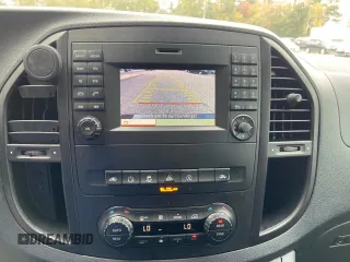 2017 Mercedes-Benz Metris Passenger z VIN WD4PG2EE3H3335246, wystawiony jako Copart lot #82755184 z przebiegiem 180 662 mil mil oraz . Historia ofert i sprzedaży dostępna na DreamBid. Obrazek 10.