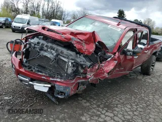 2018 GMC Sierra 2500HD Denali z VIN 1GT12UEY4JF123089, wystawiony jako Copart lot #50984995 z przebiegiem Nie podano mil oraz Szkody całkowita. Historia ofert i sprzedaży dostępna na DreamBid. Obrazek 1.