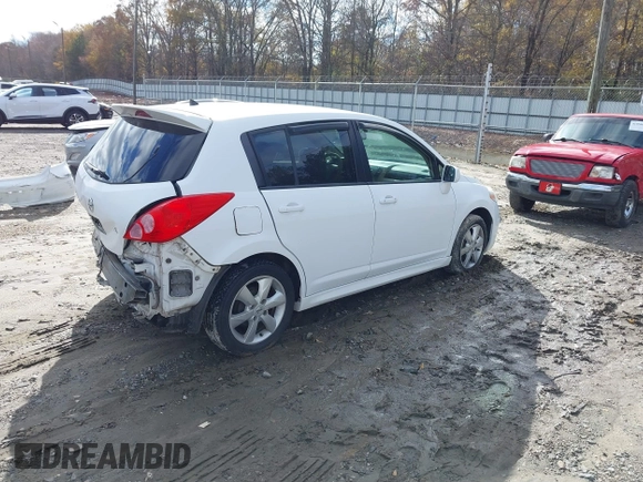 2011 Nissan Versa S с VIN 3N1BC1CP8BL377408, выставлен на аукционе IAAI как лот 41080991 с пробегом 121 541 миль миль и . История ставок и продаж доступна на DreamBid. Изображение 4.
