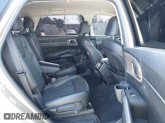 2021 Kia Sorento EX z VIN 5XYRH4LF2MG011475, wystawiony jako IAAI lot #41990875 z przebiegiem 45 843 mil mil oraz . Historia ofert i sprzedaży dostępna na DreamBid. Obrazek 8.
