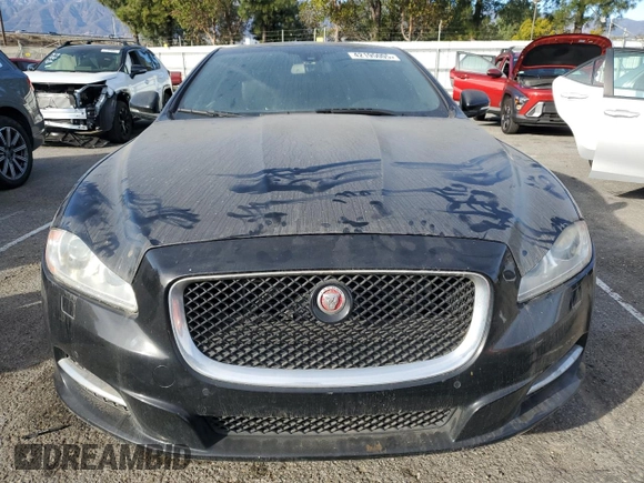 2015 Jaguar XJ with VIN SAJWA3HT2FMV89272, listed as a Copart auction lot 42195005 with 131,456 mi miles and Clean Title. Bid and sale history available at DreamBid. Image 5.