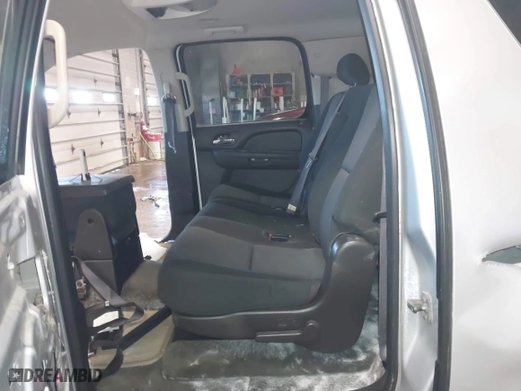 2010 Chevrolet Suburban LS with VIN 1GNUKHE30AR158386, listed as a IAAI auction lot 41569782 with 1 mi miles. Bid and sale history available at carsss.com. Image 8.