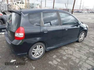2008 Honda Fit Sport with VIN JHMGD386X8S063067, listed as a IAAI auction lot 41798520 with 282,302 mi miles. Bid and sale history available at carsss.com. Image 4.