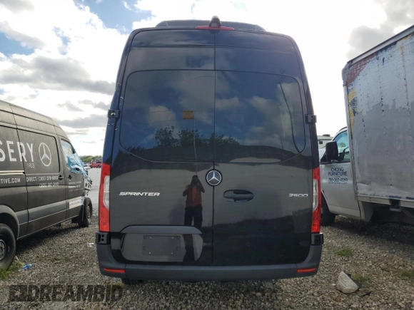 2024 Mercedes-Benz Sprinter Passenger with VIN W1Z4NGHY2RT189162, listed as a Copart auction lot 48264095 with 4,126 mi miles and Salvage Title. Bid and sale history available at carsss.com. Image 6.