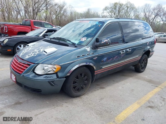 2007 Chrysler Town & Country LWB Touring with VIN 2A4GP54LX7R360821, listed as a IAAI auction lot 41866607 with 355,787 mi miles. Bid and sale history available at carsss.com. Image 2.