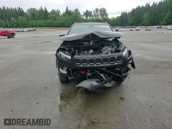 2023 Jeep Compass Trailhawk z VIN 3C4NJDDN9PT501952, wystawiony jako Copart lot #58842985 z przebiegiem Nie podano mil oraz Szkoda całkowita • Salvage title. Historia ofert i sprzedaży dostępna na DreamBid. Obrazek 14.
