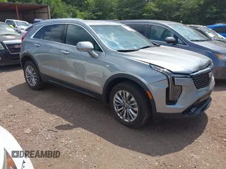2025 Cadillac XT4 FWD Premium Luxury с VIN 1GYFZCR45SF128039, выставлен на аукционе IAAI как лот 42563517 с пробегом 18 478 миль миль и . История ставок и продаж доступна на DreamBid. Изображение 1.