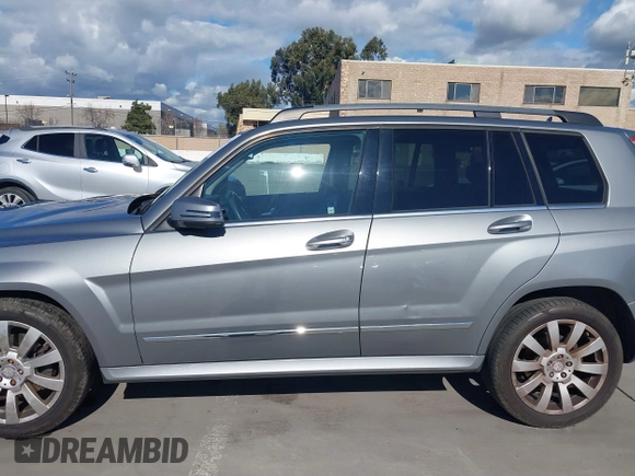 2012 Mercedes-Benz GLK 350 with VIN WDCGG8HB5CF750309, listed as a IAAI auction lot 41746819 with 93,220 mi miles and . Bid and sale history available at carsss.com. Image 14.