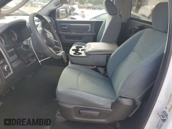 2016 Ram 1500 Tradesman z VIN 3C6JR6DG1GG171874, wystawiony jako Copart lot #57880925 z przebiegiem 262 453 mil mil oraz Czysty tytuł • Clean title. Historia ofert i sprzedaży dostępna na DreamBid. Obrazek 7.