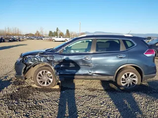 2016 Nissan Rogue SV with VIN 5N1AT2MT1GC845262, listed as a IAAI auction lot 41449141 with 83,932 mi miles. Bid and sale history available at carsss.com. Image 14.