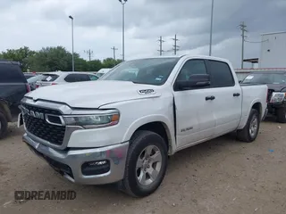 2025 Ram 1500 Big Horn z VIN 1C6SRFFPXSN581512, wystawiony jako IAAI lot #42158063 z przebiegiem 35 469 mil mil oraz . Historia ofert i sprzedaży dostępna na DreamBid. Obrazek 17.