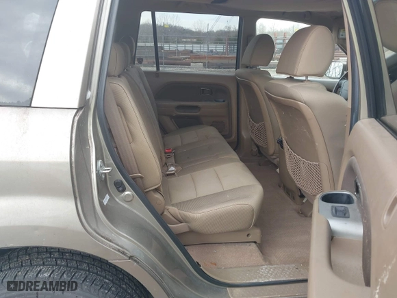 2008 Honda Pilot VP with VIN 5FNYF18248B046859, listed as a IAAI auction lot 41738896 with 524,762 mi miles. Bid and sale history available at carsss.com. Image 8.
