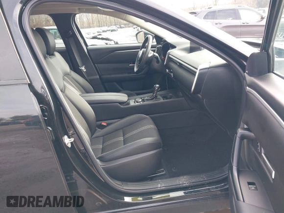 2024 Mazda CX-50 2.5 S Premium Package with VIN 7MMVABDM7RN186602, listed as a IAAI auction lot 41579987 with 10,692 mi miles. Bid and sale history available at carsss.com. Image 5.