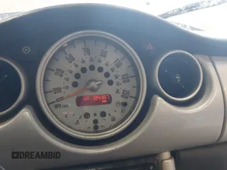 2005 MINI Hardtop с VIN WMWRC33445TJ65289, выставлен на аукционе IAAI как лот 42358377 с пробегом 184 367 миль миль и . История ставок и продаж доступна на DreamBid. Изображение 7.