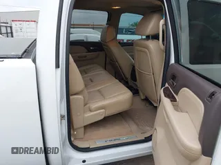 2008 GMC Sierra Denali z VIN 2GTEK638381328517, wystawiony jako IAAI lot #42074746 z przebiegiem 193 833 mil mil oraz . Historia ofert i sprzedaży dostępna na DreamBid. Obrazek 8.