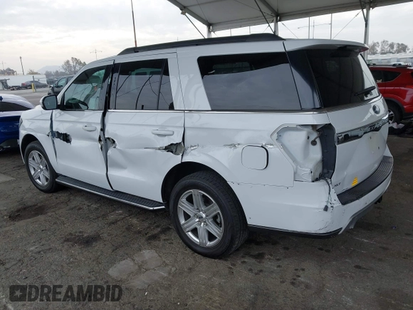 2020 Ford Expedition XLT with VIN 1FMJU1HT7LEA34372, listed as a IAAI auction lot 41720101 with 81,388 mi miles. Bid and sale history available at carsss.com. Image 3.