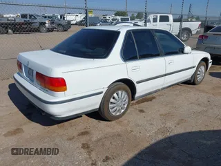1993 Honda Accord z VIN 1HGCB765XPA035041, wystawiony jako IAAI lot #42220779 z przebiegiem 322 426 mil mil oraz . Historia ofert i sprzedaży dostępna na DreamBid. Obrazek 4.