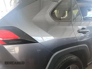 2022 Toyota RAV4 XLE z VIN 2T3P1RFV5NC282921, wystawiony jako IAAI lot #42900624 z przebiegiem 43 470 mil mil oraz . Historia ofert i sprzedaży dostępna na DreamBid. Obrazek 8.