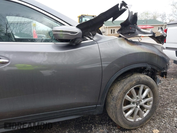 2017 Nissan Rogue SV with VIN KNMAT2MV4HP583060, listed as a IAAI auction lot 42093224 with Not Provided miles and . Bid and sale history available at carsss.com. Image 16.