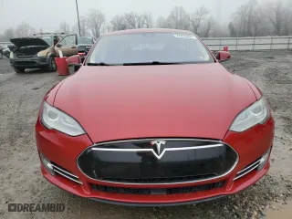 2014 Tesla Model S 60 kWh Battery with VIN 5YJSA1H1XEFP55187, listed as a Copart auction lot 84425094 with 146,075 mi miles and Clean Title. Bid and sale history available at carsss.com. Image 5.