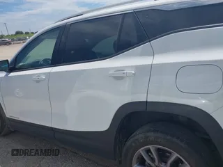 2023 GMC Terrain SLT z VIN 3GKALVEG5PL193925, wystawiony jako IAAI lot #42831280 z przebiegiem 49 297 mil mil oraz . Historia ofert i sprzedaży dostępna na DreamBid. Obrazek 13.